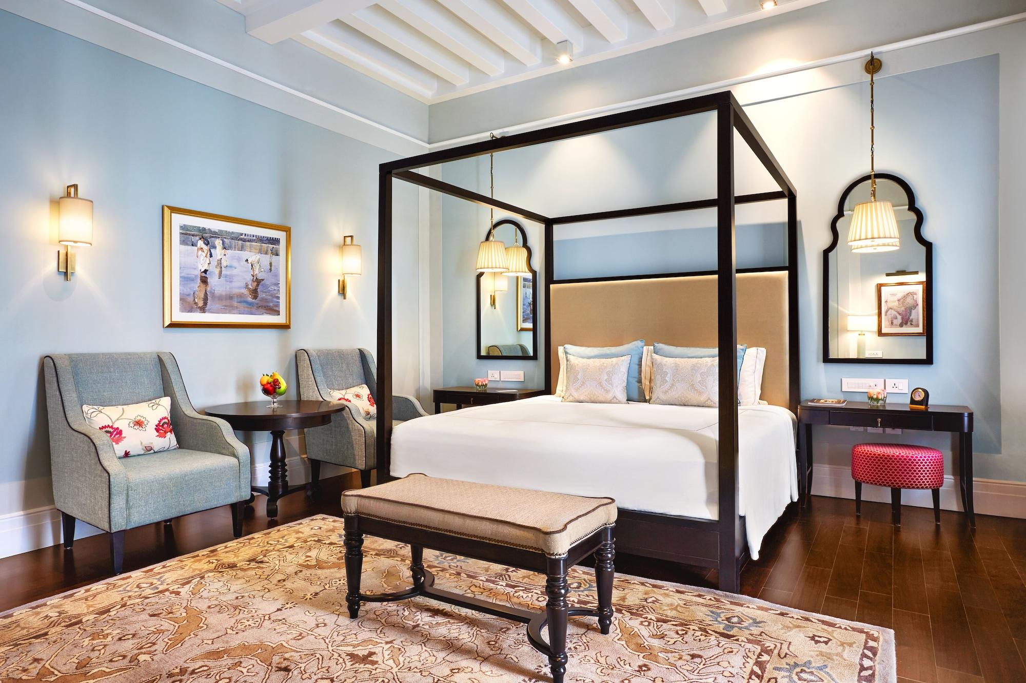 Taj Connemara, Chennai Hotel Exterior photo A bedroom at the hotel