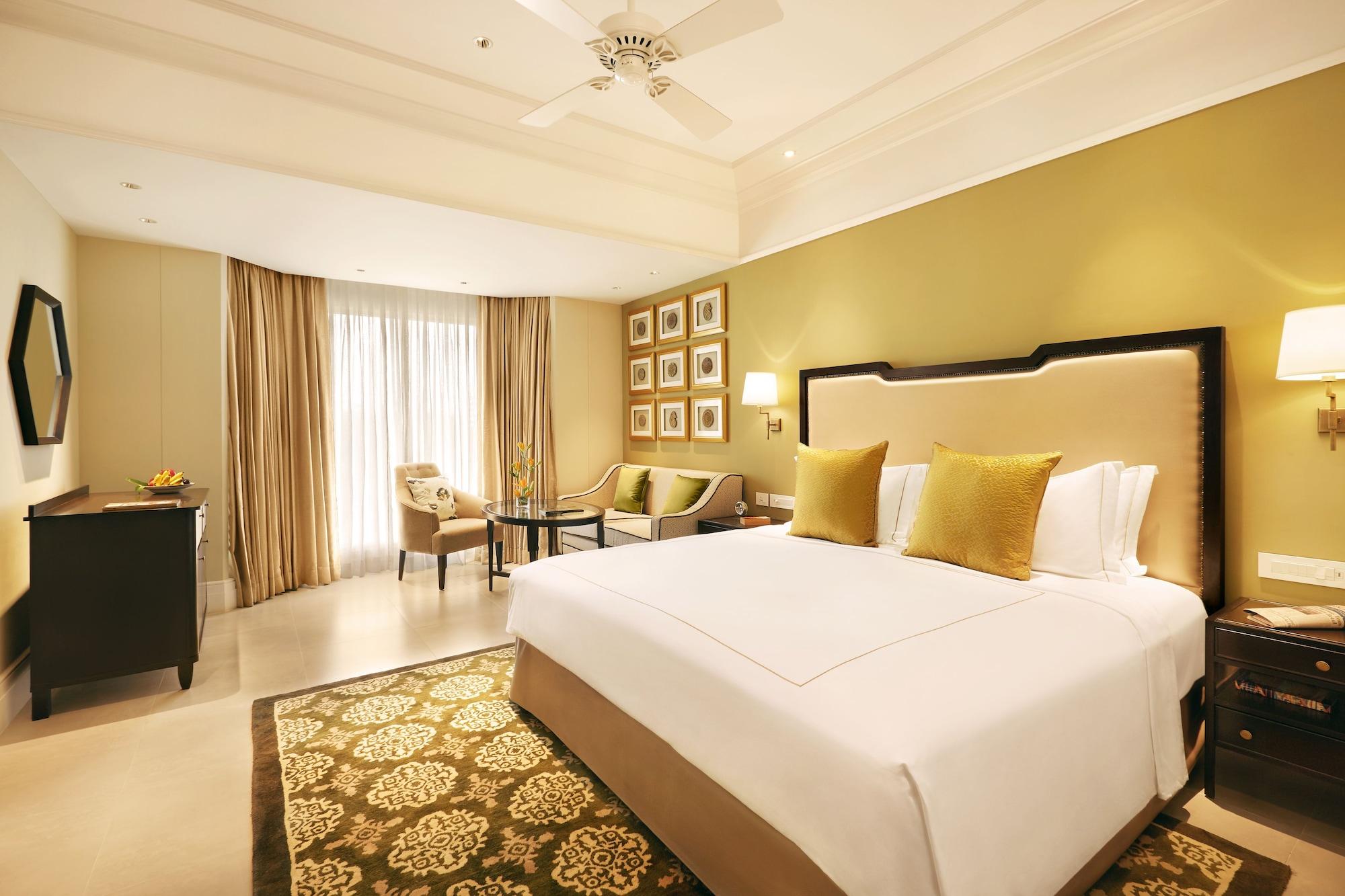 Taj Connemara, Chennai Hotel Exterior photo A room at the Taj Bengal