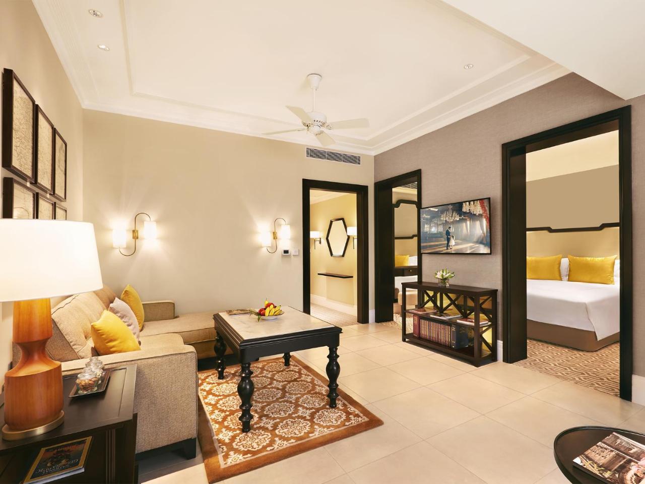 Taj Connemara, Chennai Hotel Exterior photo A suite at The Oberoi, Mumbai