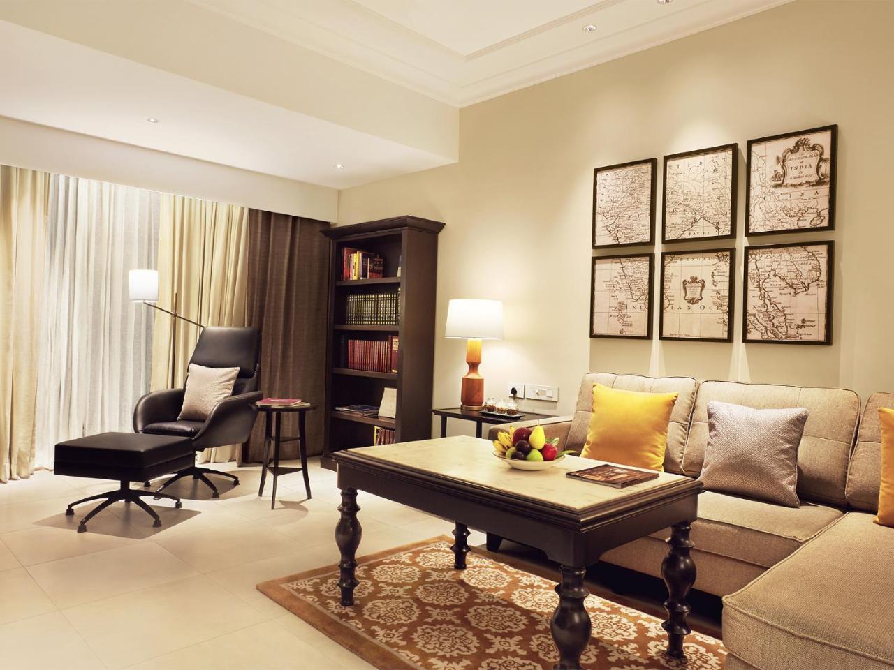 Taj Connemara, Chennai Hotel Exterior photo A living room