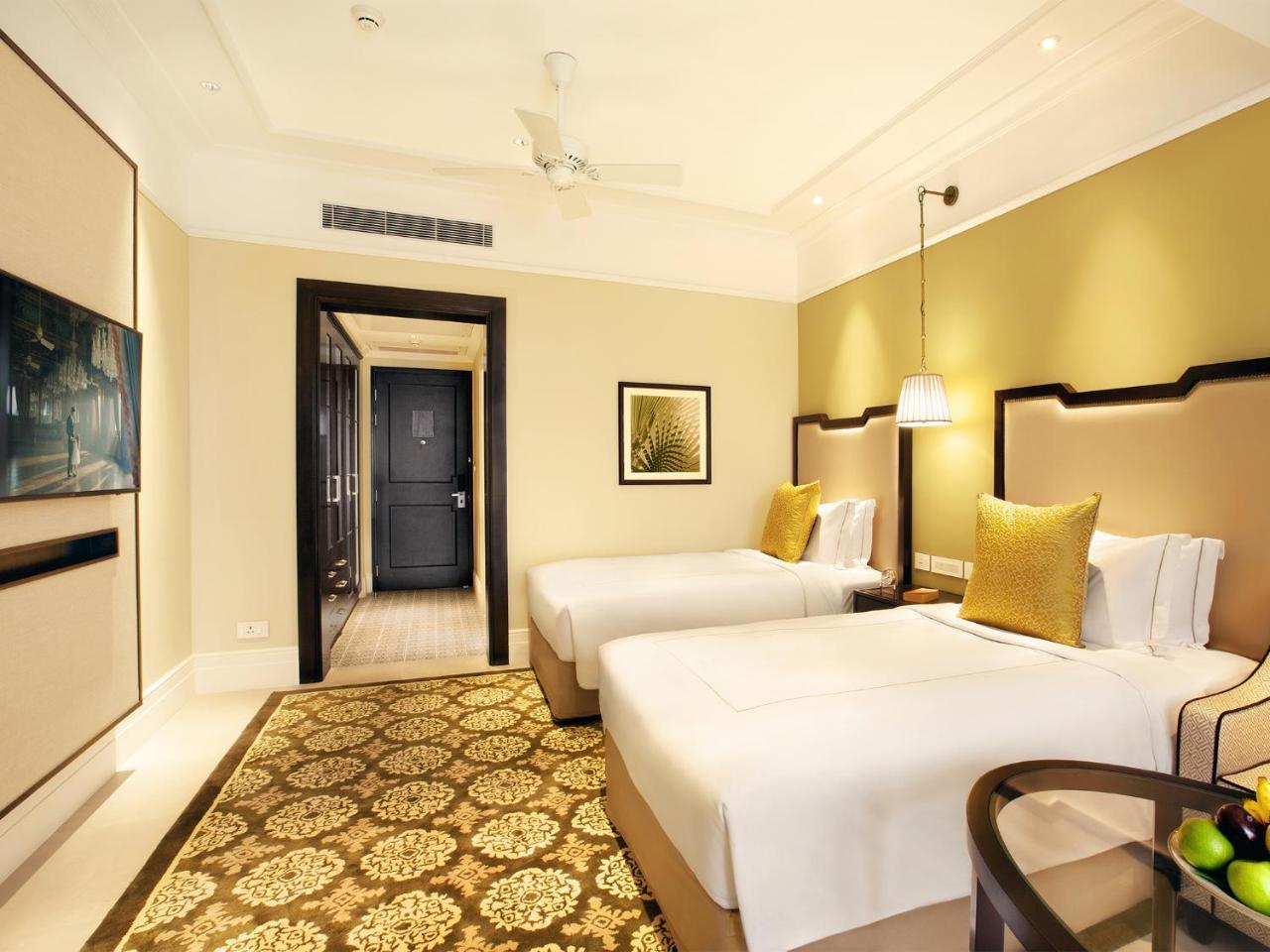 Taj Connemara, Chennai Hotel Exterior photo Deluxe Room