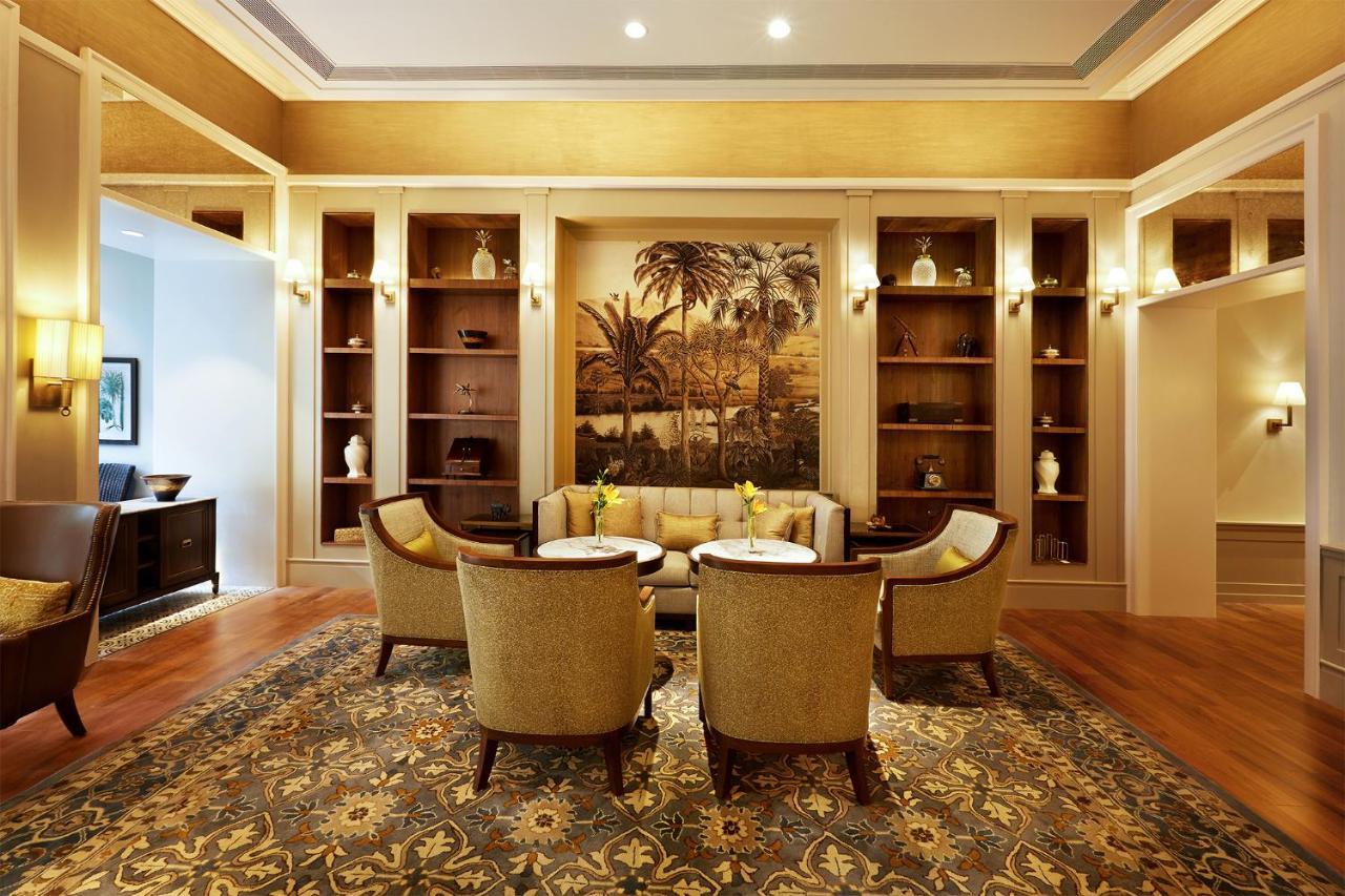 Taj Connemara, Chennai Hotel Exterior photo The interior of the hotel